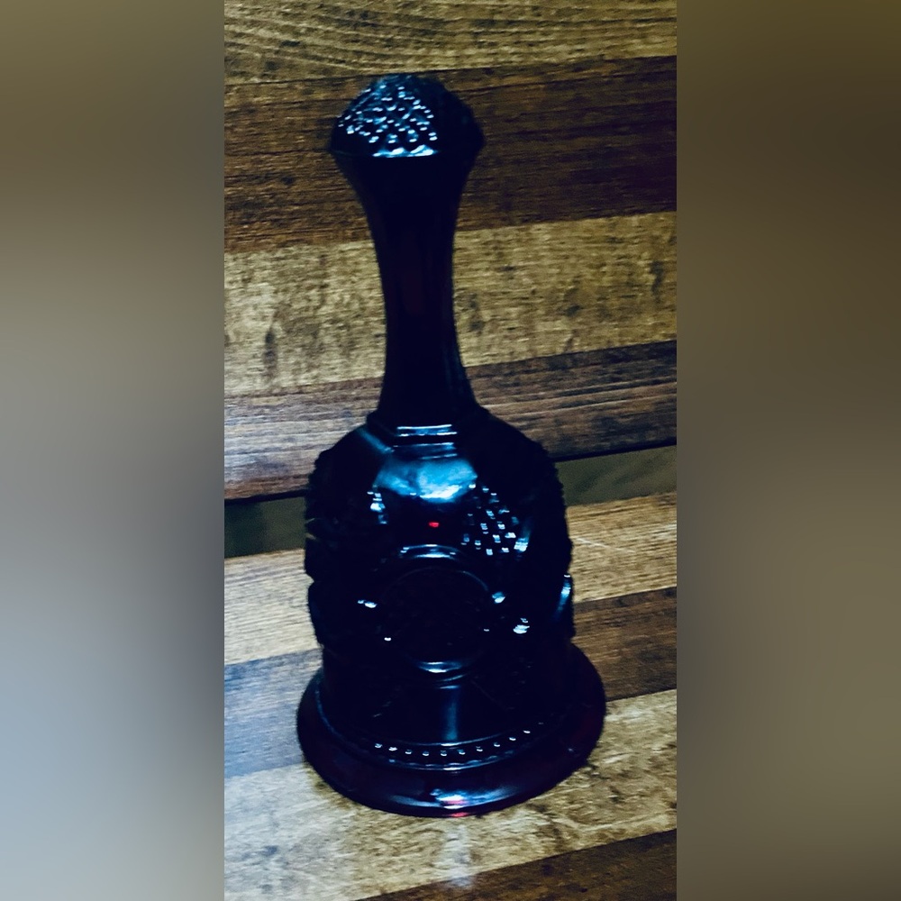Avon Cape Cod Ruby Red bell